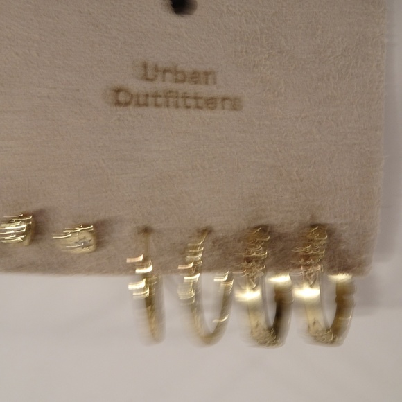 COPY - COPY - Urban Outfitters Vintage Heart Hoop Earring Set of 3 NWT45 GOLD - Picture 2 of 5